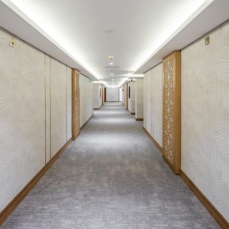 Taiba Suites Madinah Medina Exterior photo A corridor at the hotel