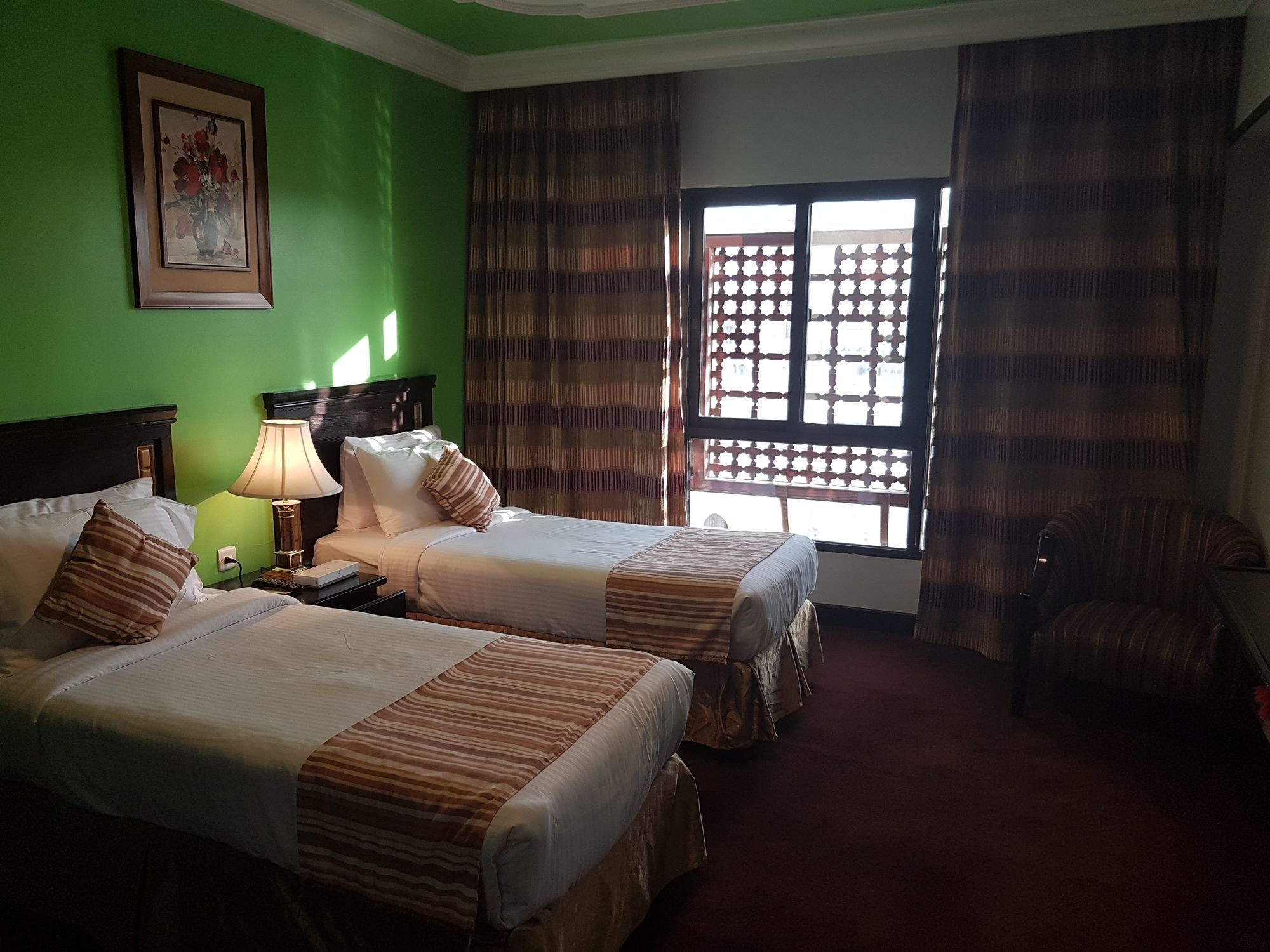 Taiba Suites Madinah Medina Exterior photo A room at the hotel