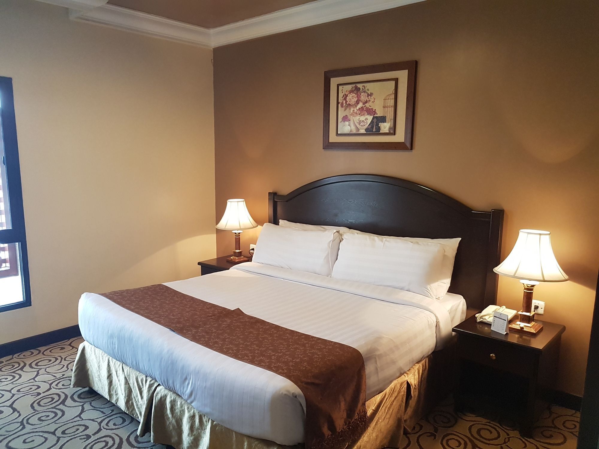 Taiba Suites Madinah Medina Exterior photo A bedroom at the hotel