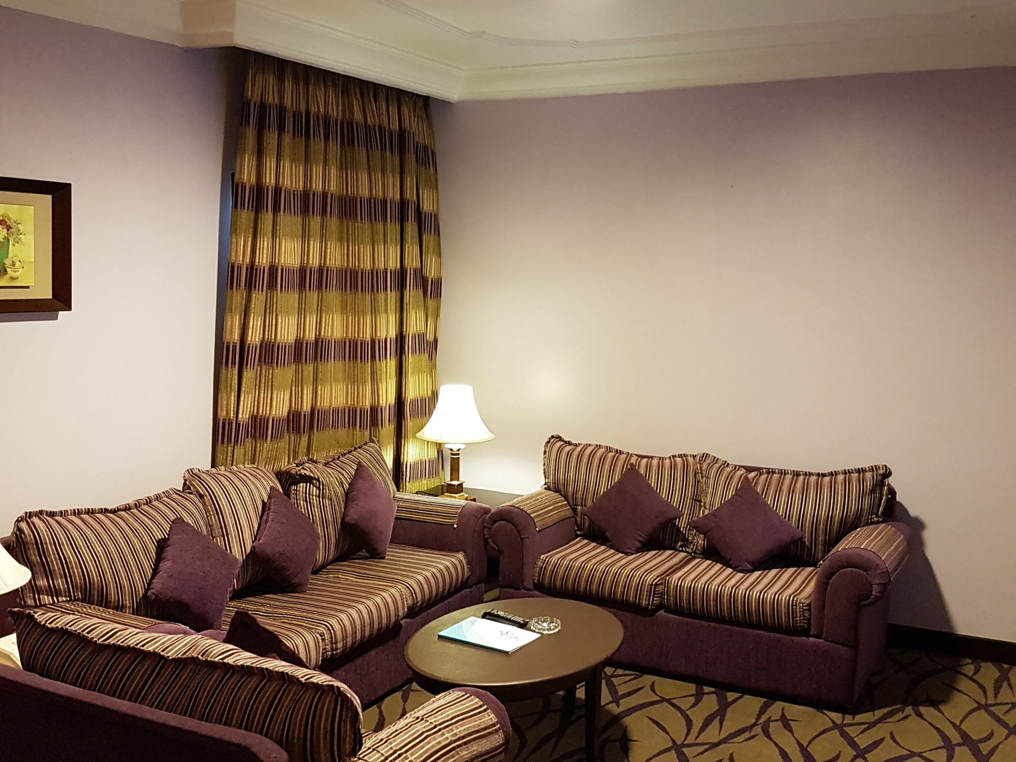 Taiba Suites Madinah Medina Exterior photo A living room
