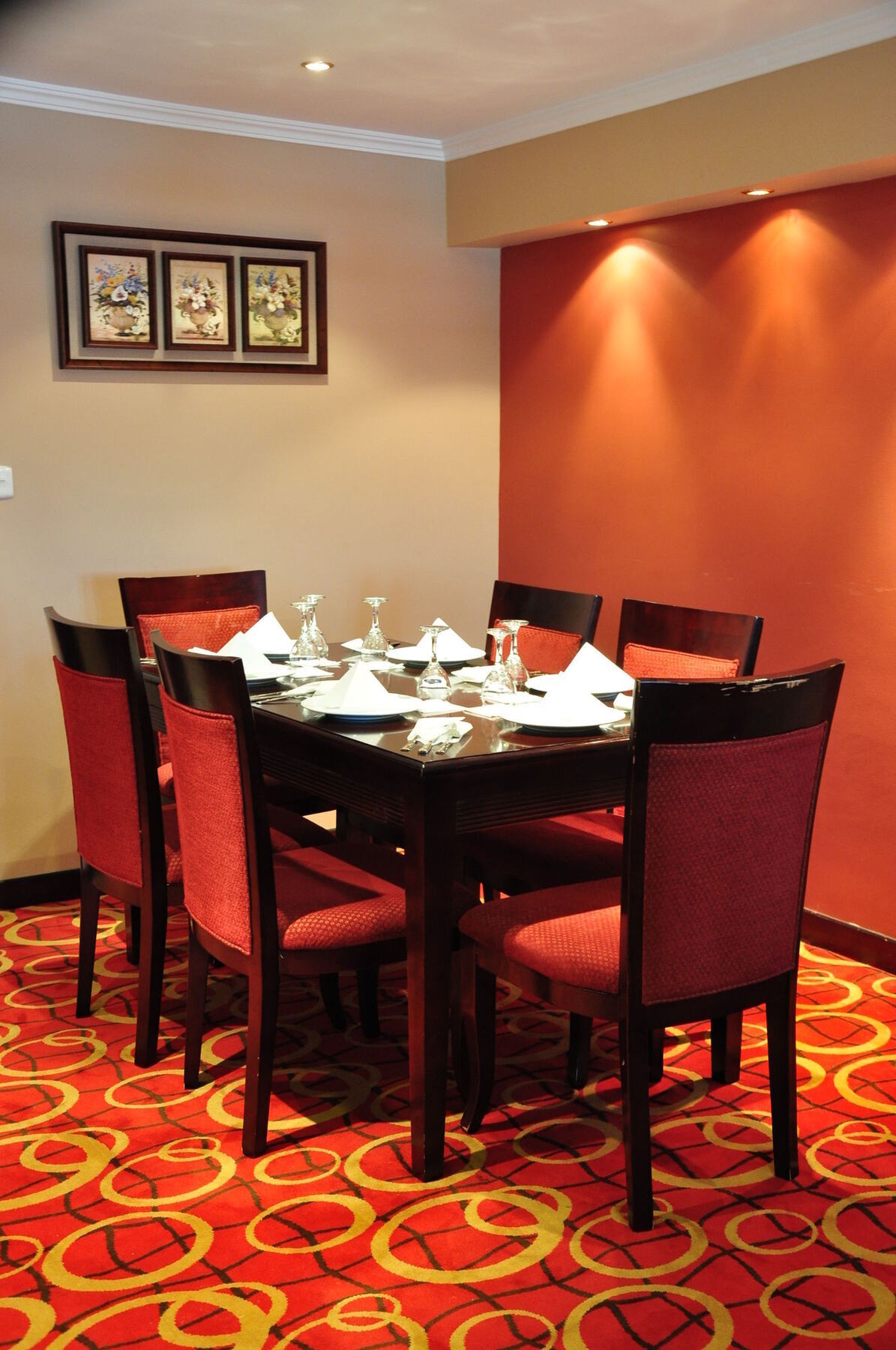 Taiba Suites Madinah Medina Exterior photo A dining table